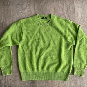 Uniqlo light sweater green